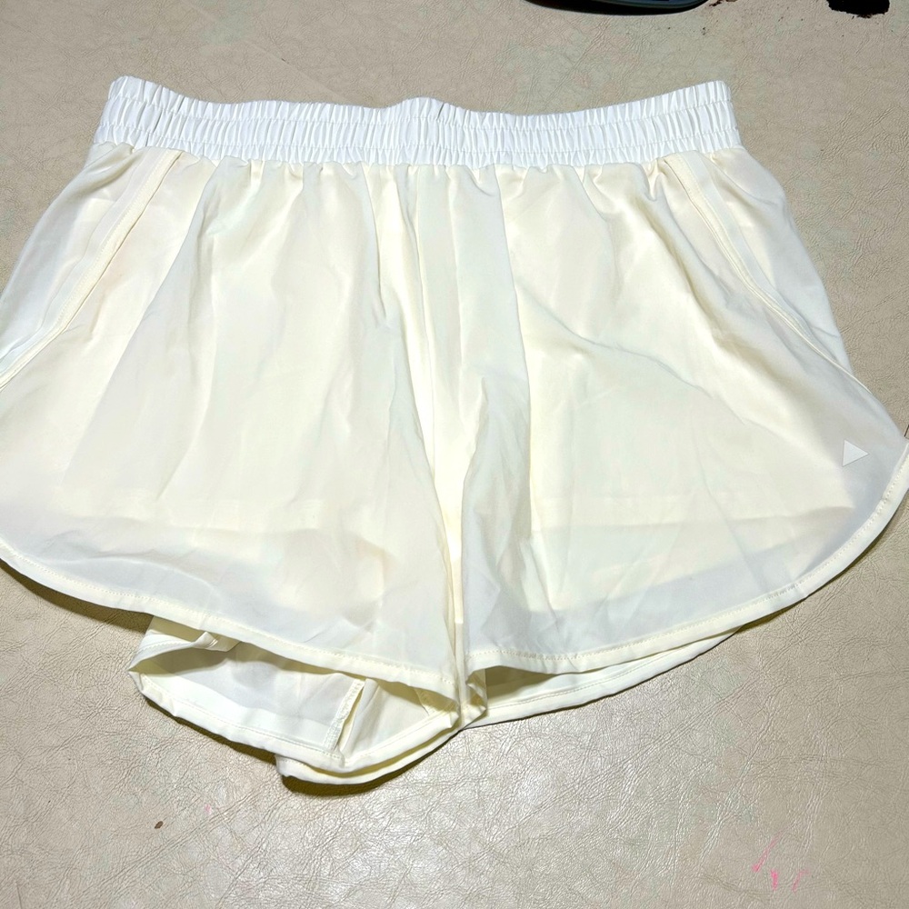Balance Athletica Vitality Short White Large